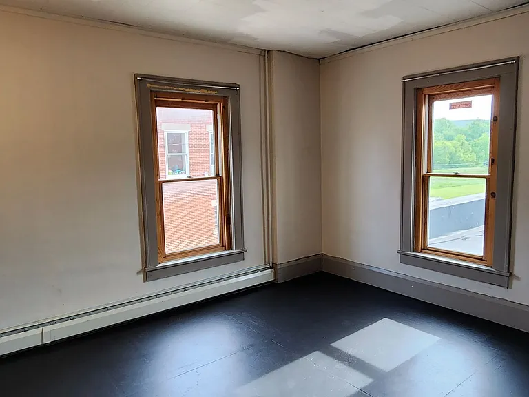 18 N Main St — Photo 15