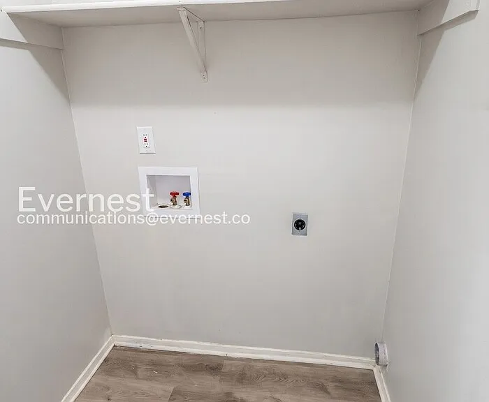 4199 Blackstone Dr — Photo 11
