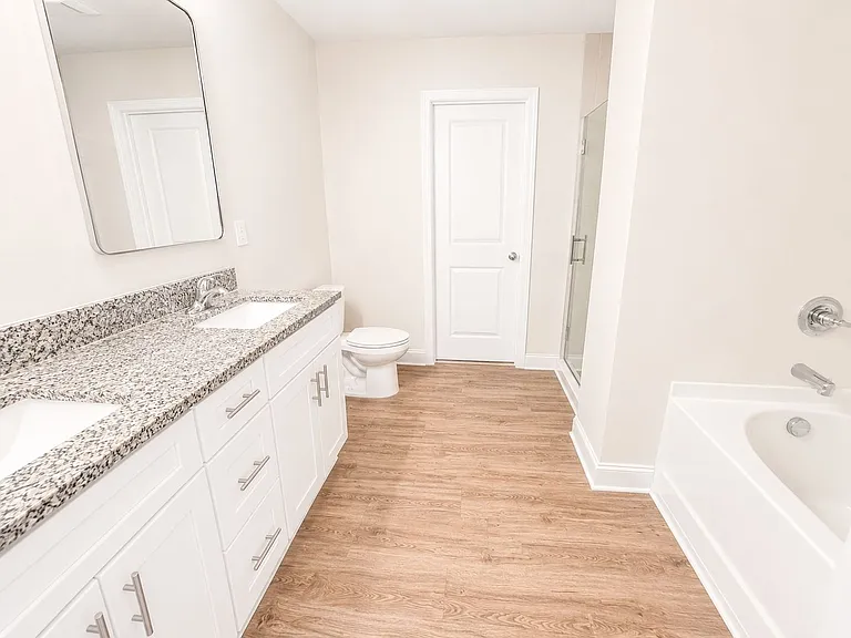 523 Leland St — Photo 8