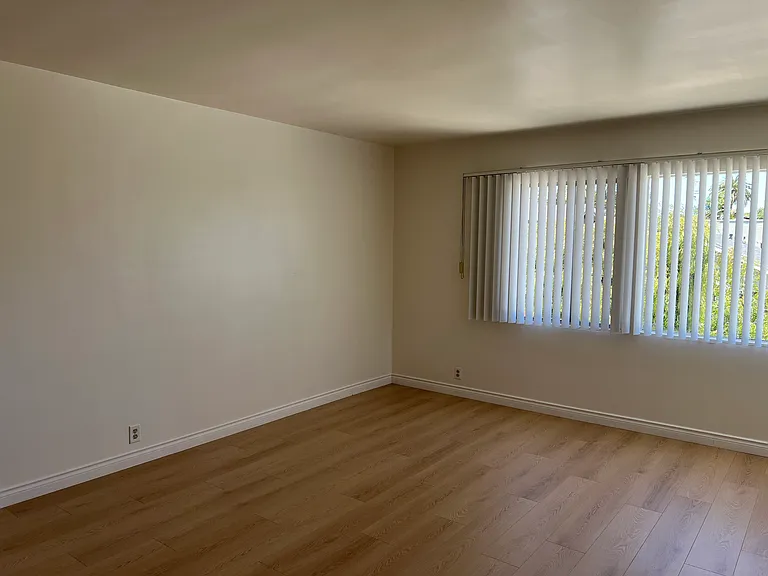 235 Grand Ave #6 — Photo 6