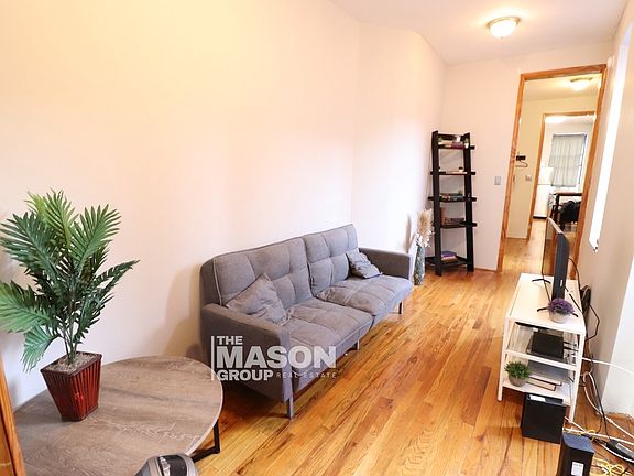 2nd image of 501 1/2 W 43rd St #5S
