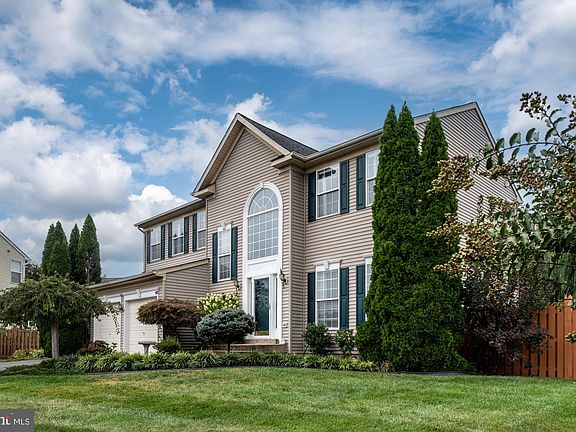 3rd image of 8464 Lanier Overlook Ct
