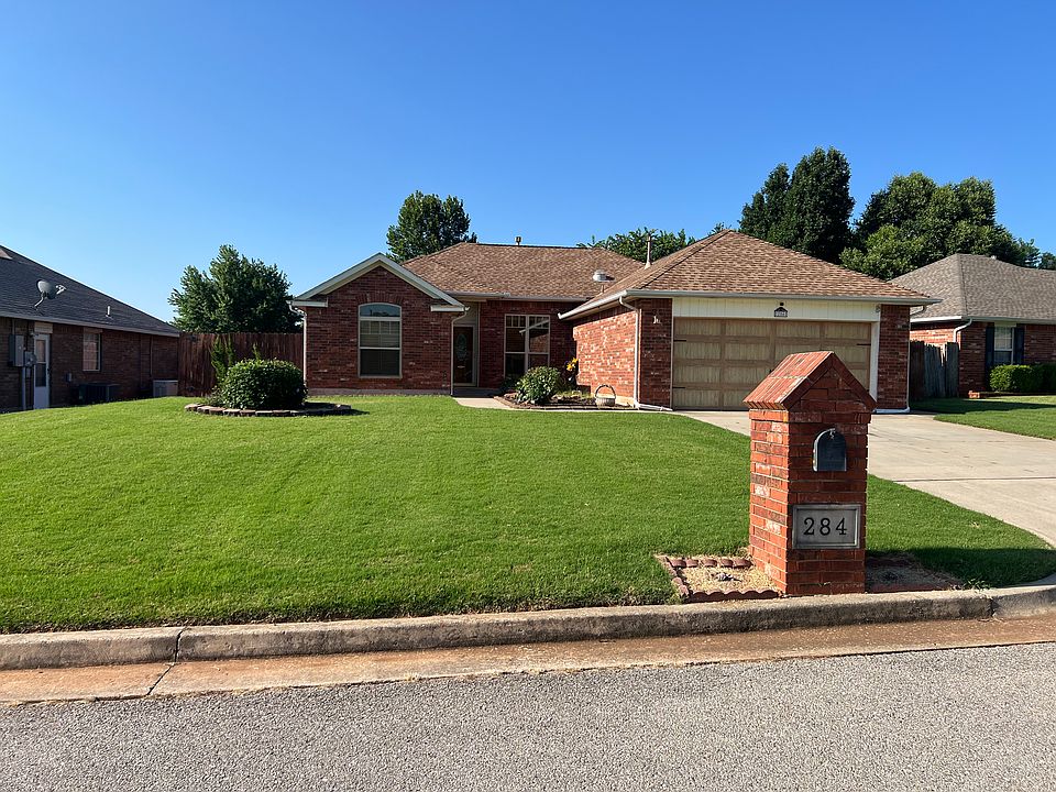 284 E Woodlands Drive