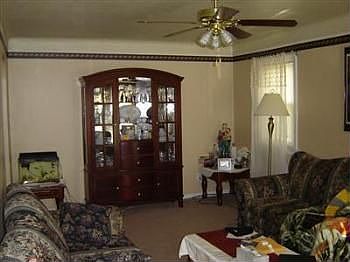 2nd image of 2926 Parklane Dr