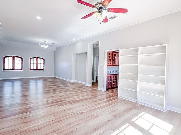 2nd image of 6303 Lugary Dr #6303