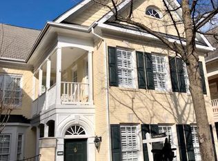 1105 Roundhouse La, Alexandria, VA 22314