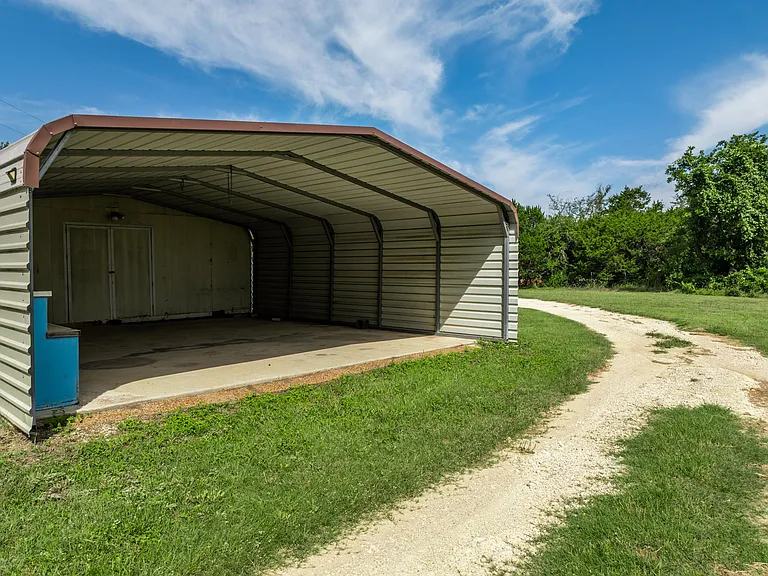 199 Apache Springs Rd — Photo 35