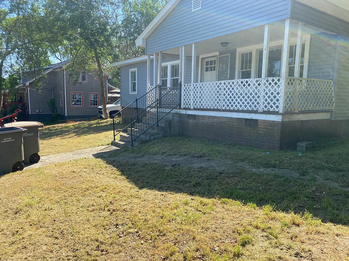 Building Photo - 404 Goldston St