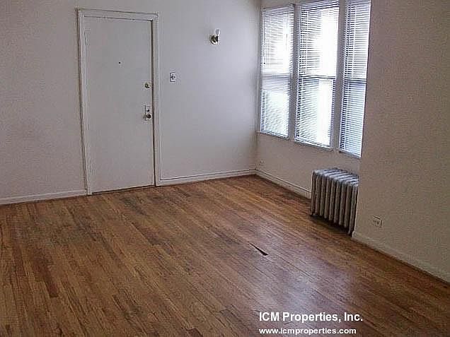1st image of 625 W Melrose St #2N