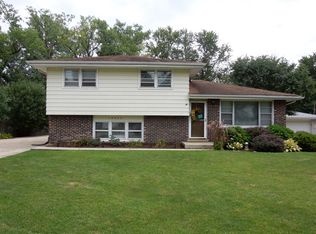 10933 Ursula Dr, Willow Springs, IL 60480