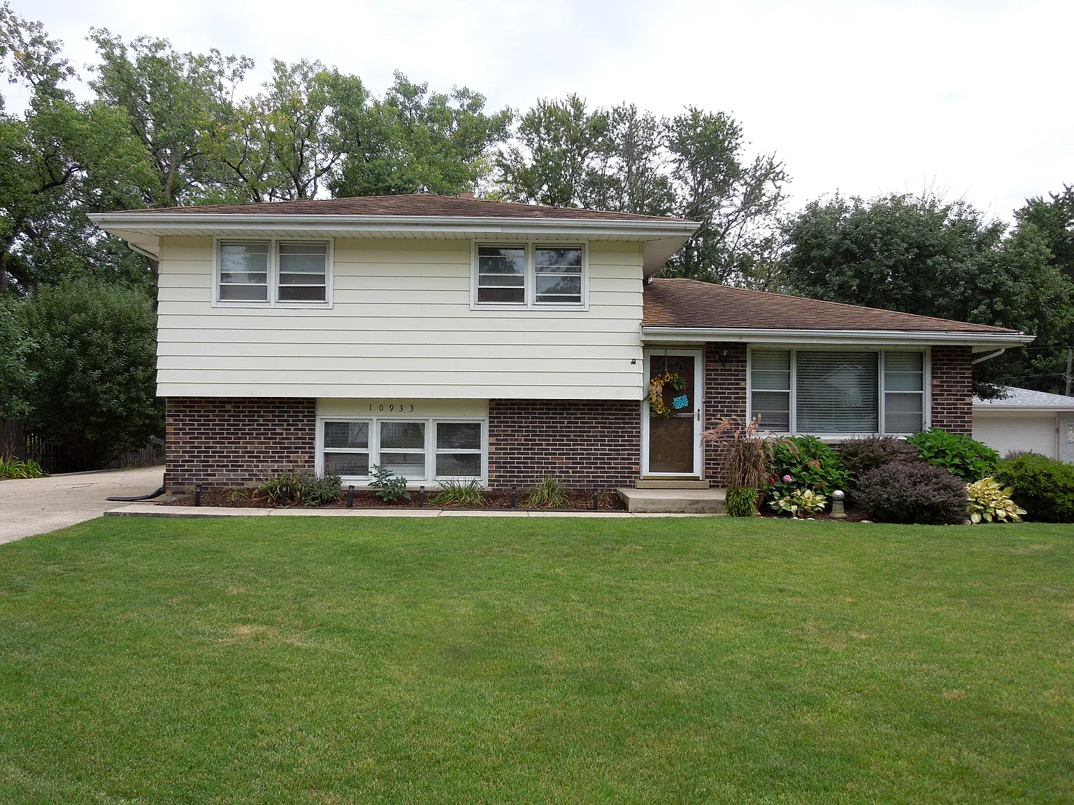 10933 Ursula Dr photo 1