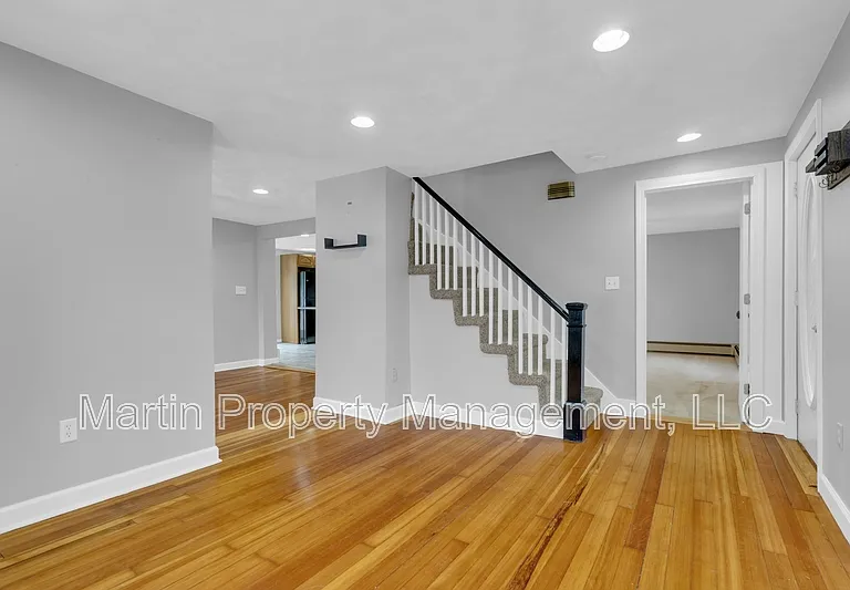 102 Orange St — Photo 12