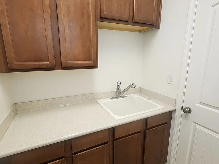 13891 Huntervale Dr — Photo 18