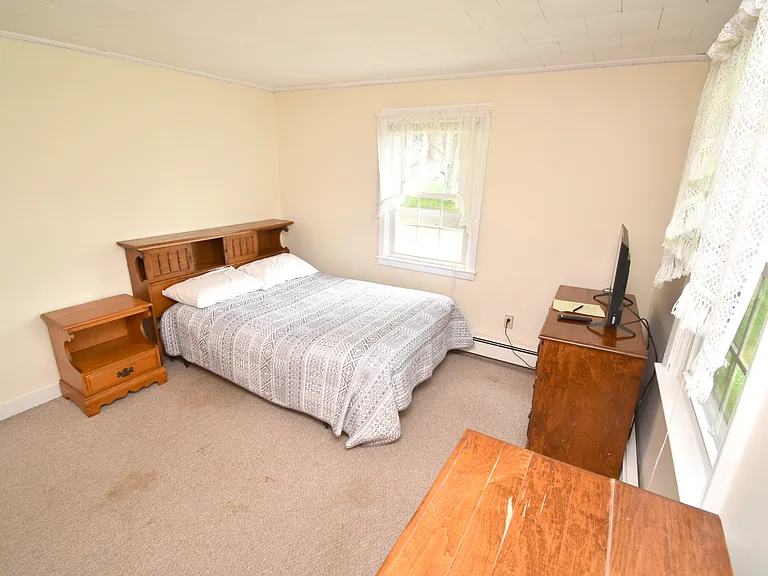64 Hemlock Ave — Photo 18