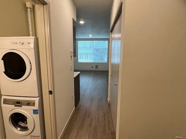 4801 Fauntleroy Apartments — Photo 23