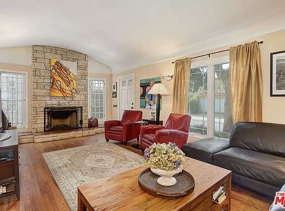 4th image of 7463 Rosewood Ave
