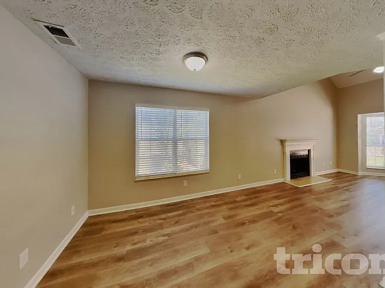 2773 River Bend Dr — Photo 4
