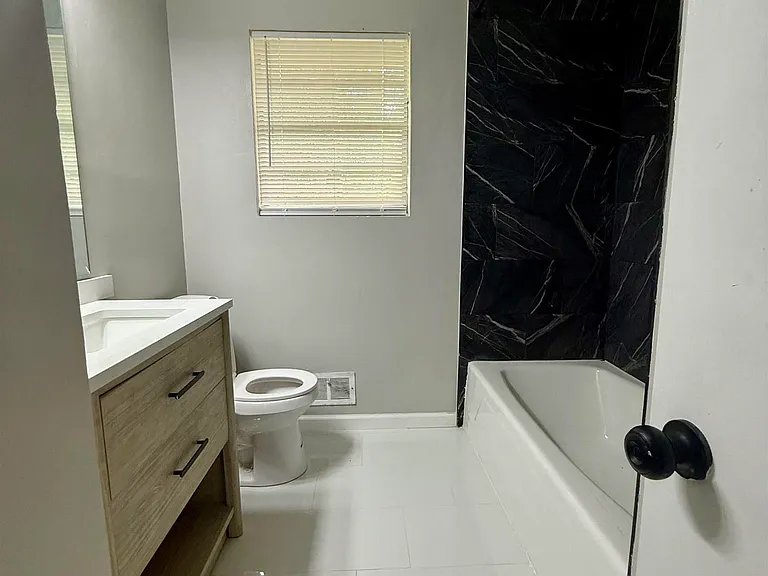 809 Fairfax Dr — Photo 9