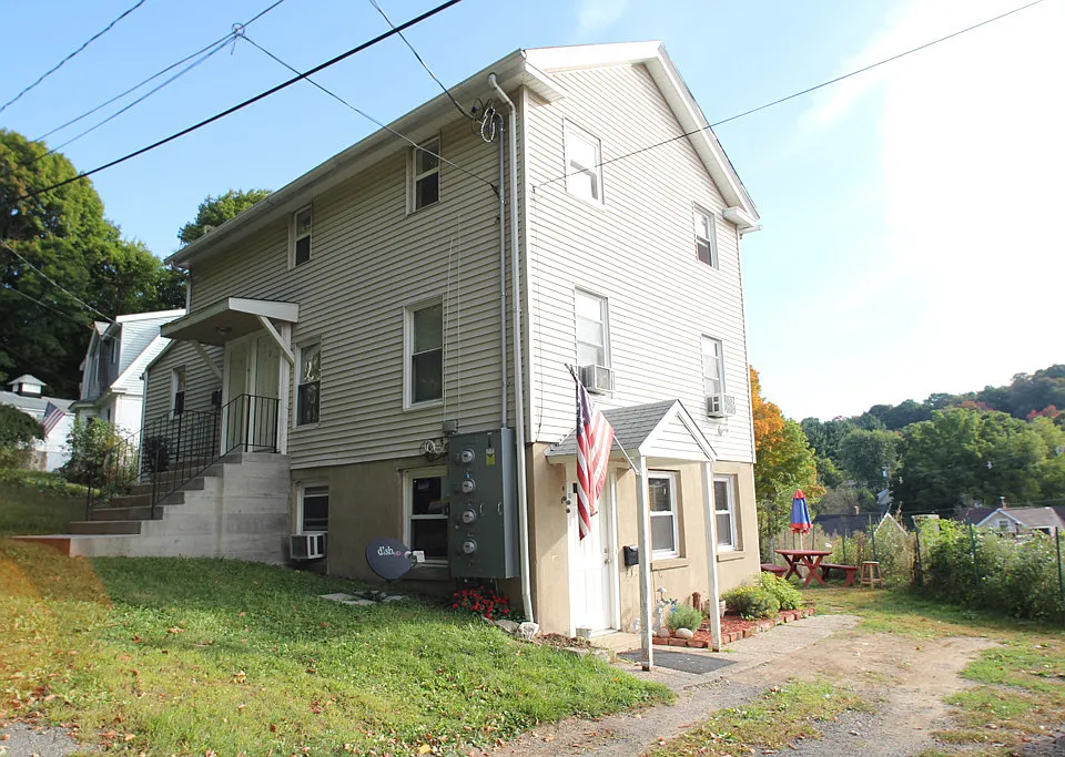 14 Edgewood Rd #13