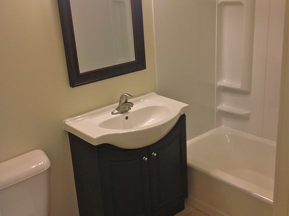 5th image of 18540 Oakwood Ave APT 2A
