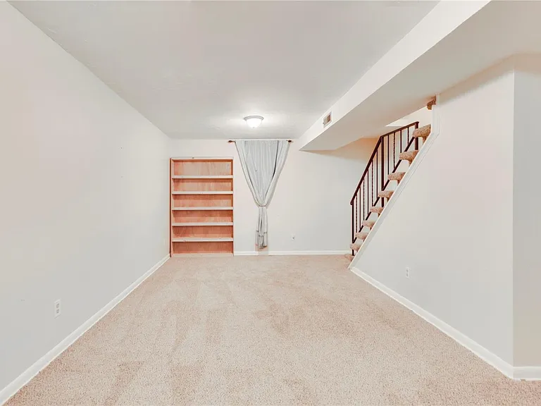 444 Gladiola St — Photo 13