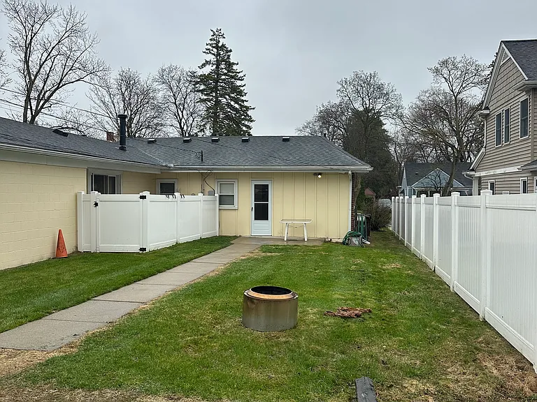 761 Adams St — Photo 6