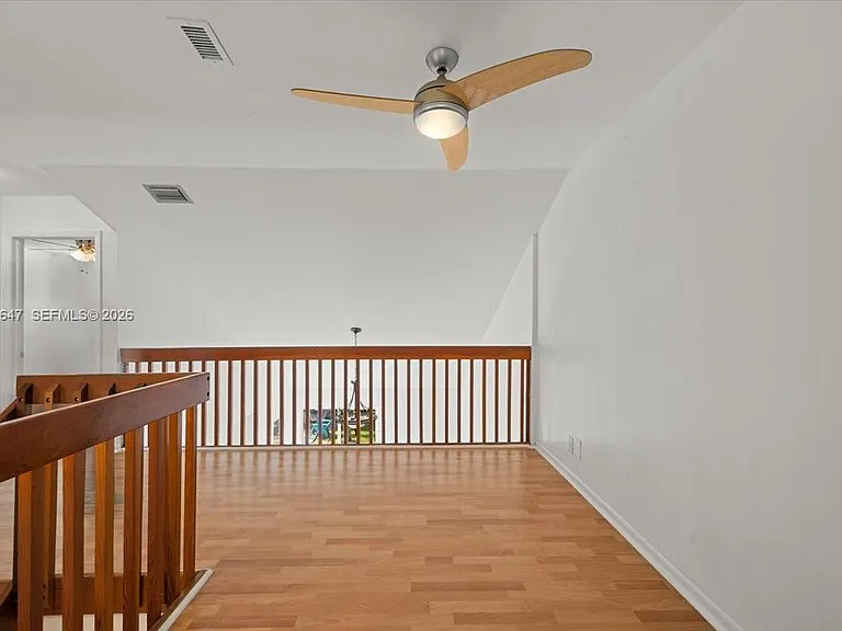 2560 Bass Way — Photo 32