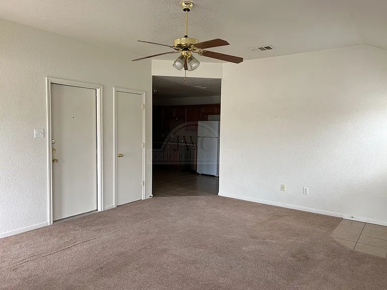 502 Primrose Dr — Photo 5
