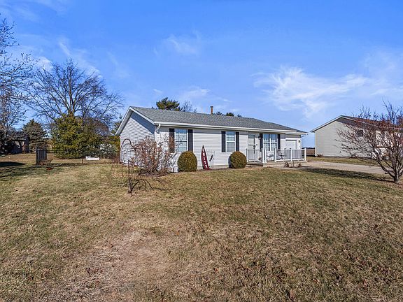 2nd image of 610 E Roosevelt Rd