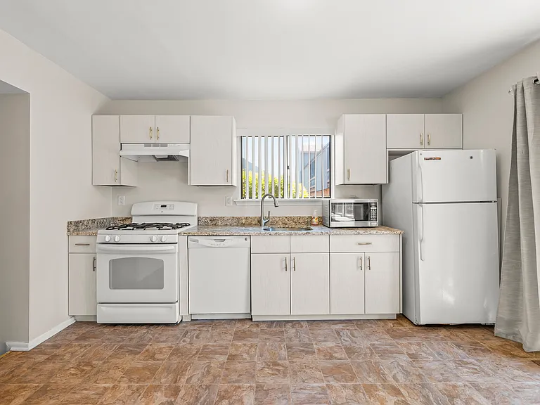30 Chestnut Ct — Photo 4