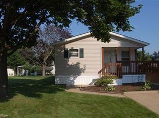 196 E St SW, Navarre, OH