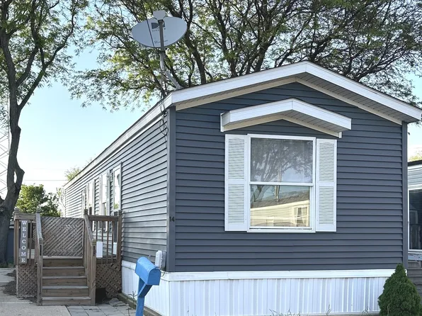 1111 E Railroad St #14, Sandwich, IL 60548