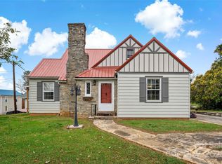 141 N Madison St, Marion, NC 28752