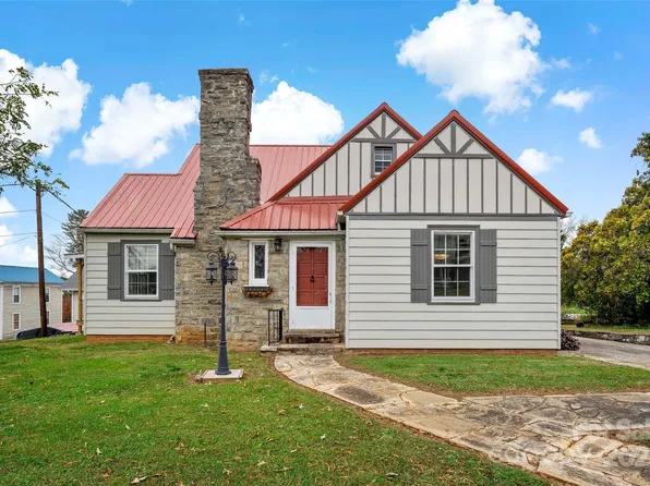 141 N Madison St, Marion, NC 28752