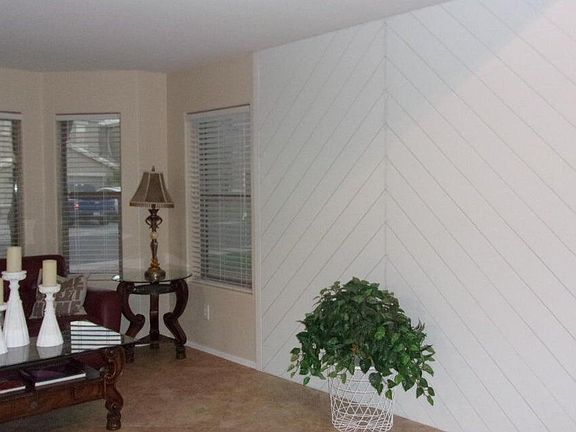 3rd image of 1659 E MAGNUM Road