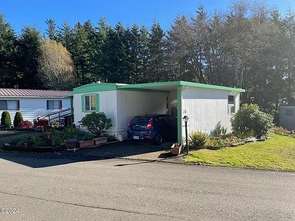 3rd image of 923 SE Bay Blvd Unit 24
