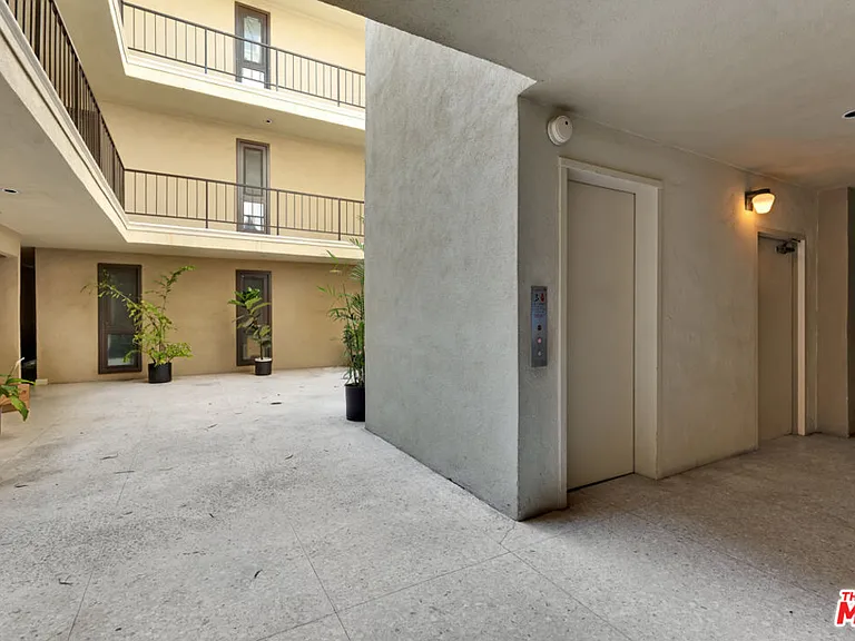 11789 Montana Ave #11 — Photo 23