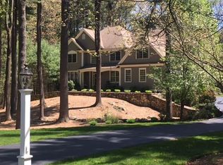 7 Stuart St, Medfield, MA 02052