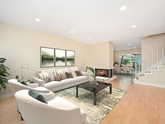 Living Room
(Virtually Staged)