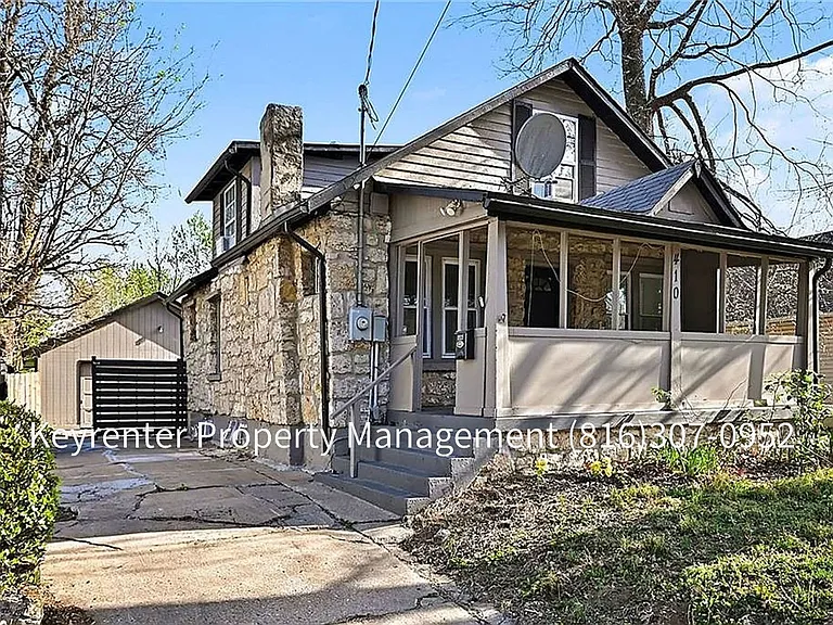 410 E Kansas Ave — Photo 1