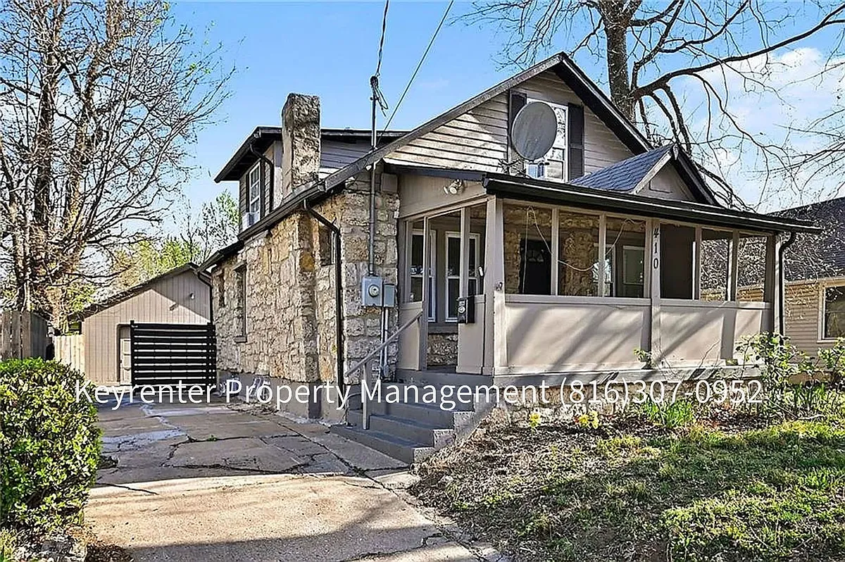 Building Photo - 410 E Kansas Ave