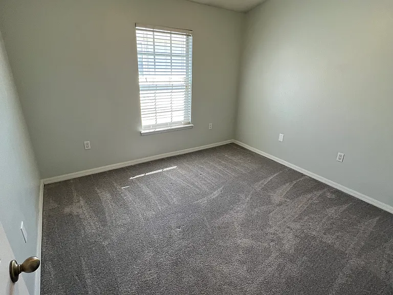 8353 Shallow Creek Ct — Photo 9