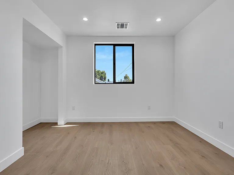 1119 N Avenue 56 #1/2 — Photo 12