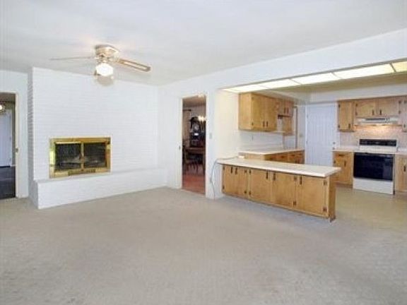 5th image of 2379 Flagstaff