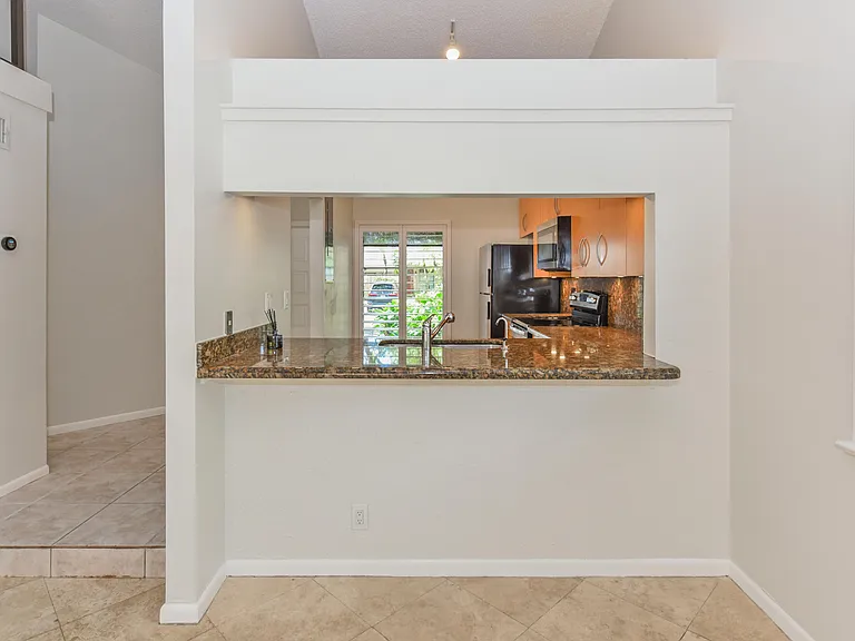 1400 NW 9th Ave #B-8 — Photo 6