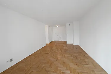 Rented by Peter Ashe