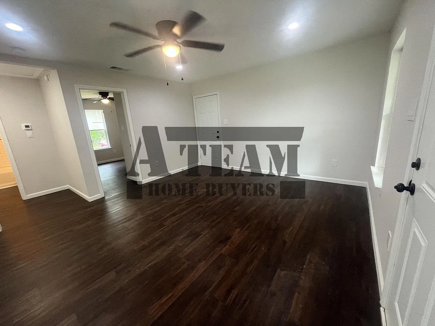 Fully Remodeled 2 Bedroom 2 Bath in Gun Barrel City! — Photo 2