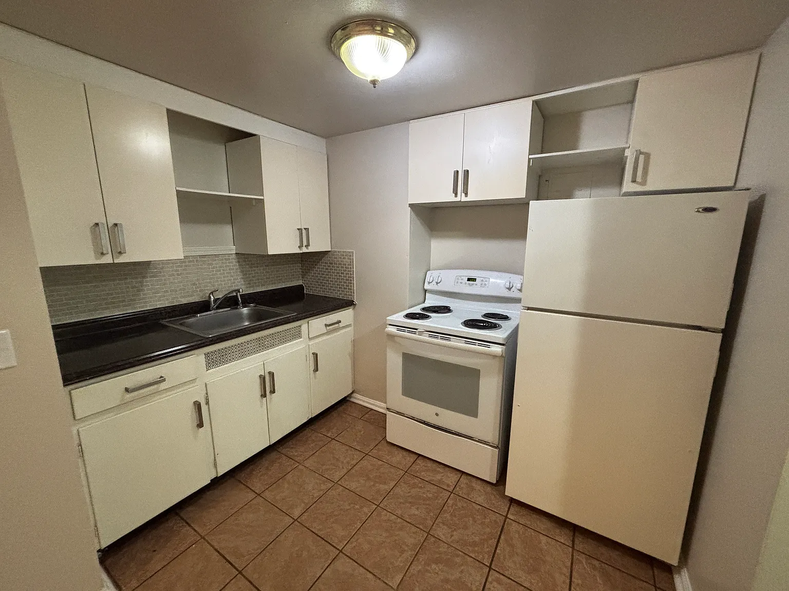 1 bed, $735 — Photo 1
