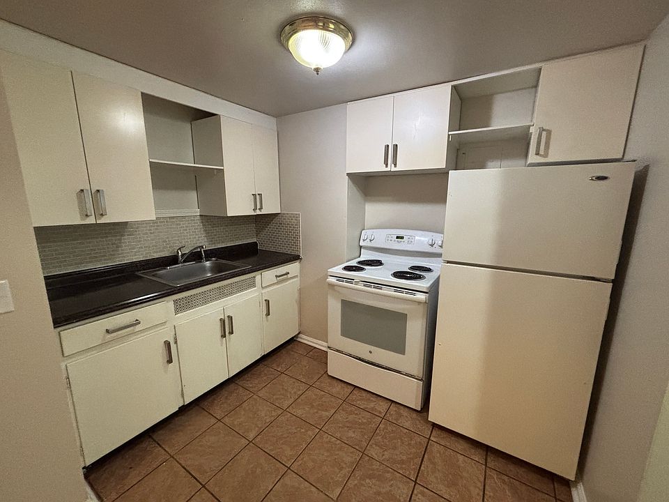 1st image of 2685 Whiteway Rd #2