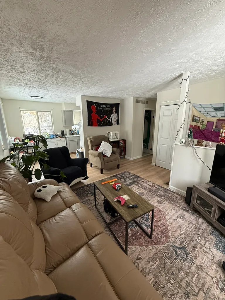 5 bed, 1452 sqft, $3,750 — Photo 4